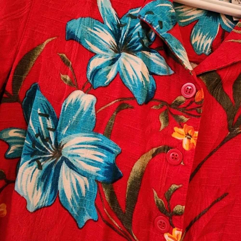 White Stag Women’s Hawaiian Shirt Size Small Red Floral Rayon - Picture 3 of 4